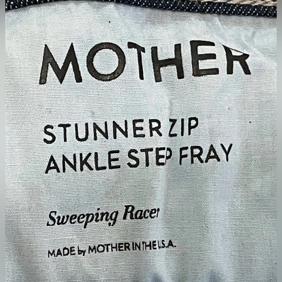 MOTHER Stunner Zip Ankle Step Fray Jeans in
Sweeping Racer 25 - Picture 6 of 8